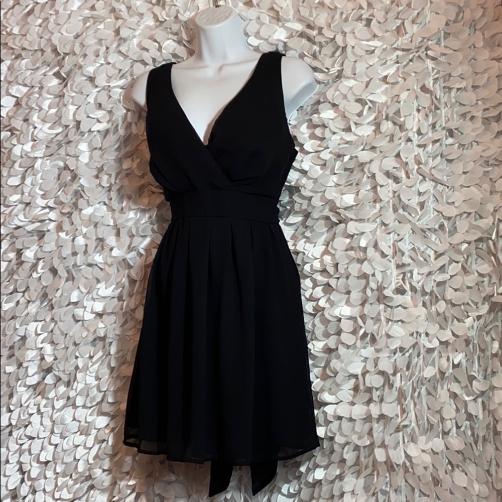Emerald Sundae size 9 black halter tie waist bow